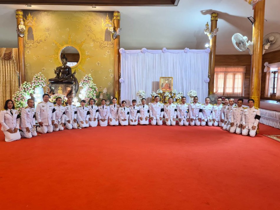เทศบาลเมืองตราดร่วมพิธีเจริญพระพุทธมนต์และทำบุญตักบาตรถวายพระกุศล